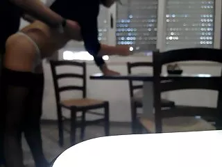 La chica sexo anal subtitulado en español da un coño por deudas