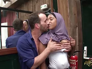 Chica de boca el mejor porno sub español grande será castigada